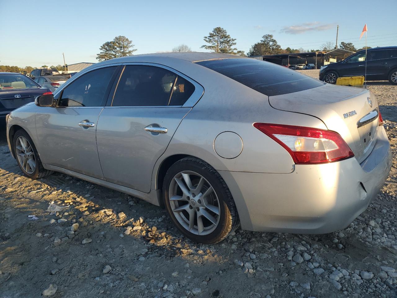 2011 NISSAN MAXIMA S - Image 2
