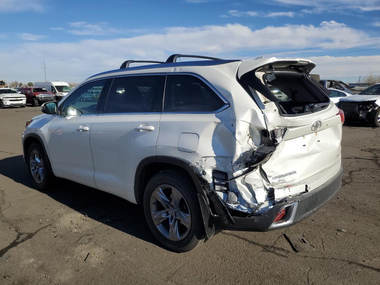 2019 TOYOTA HIGHLANDER - Image 2