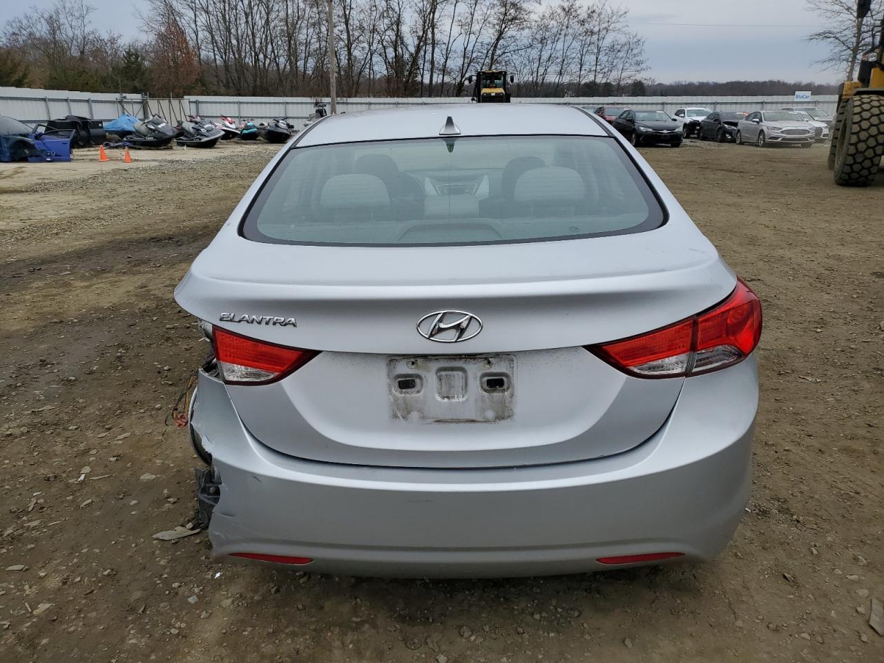 2013 HYUNDAI ELANTRA GL - Image 6