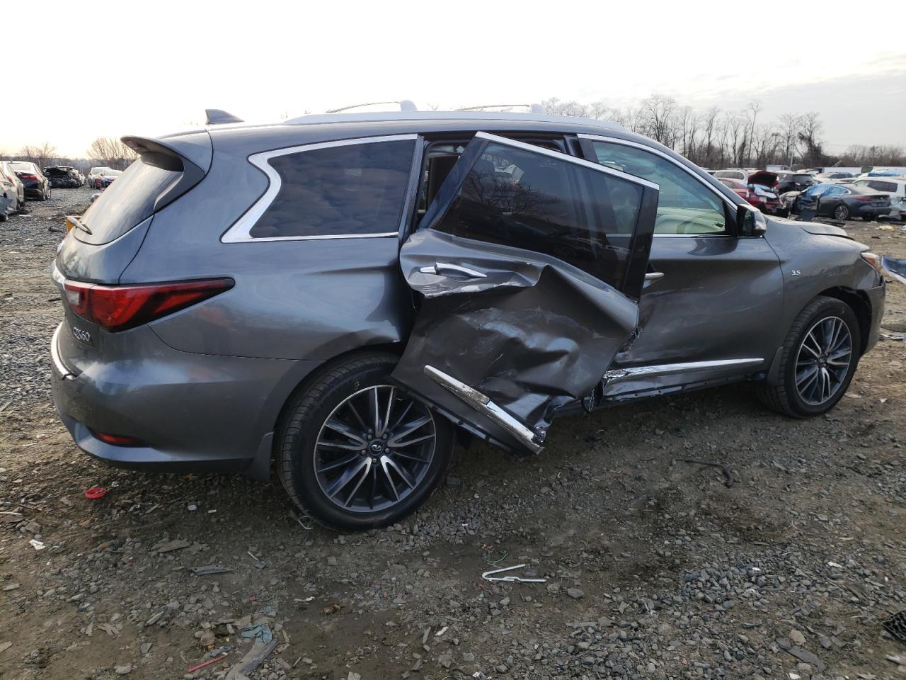 2019 INFINITI QX60 LUXE - Image 3