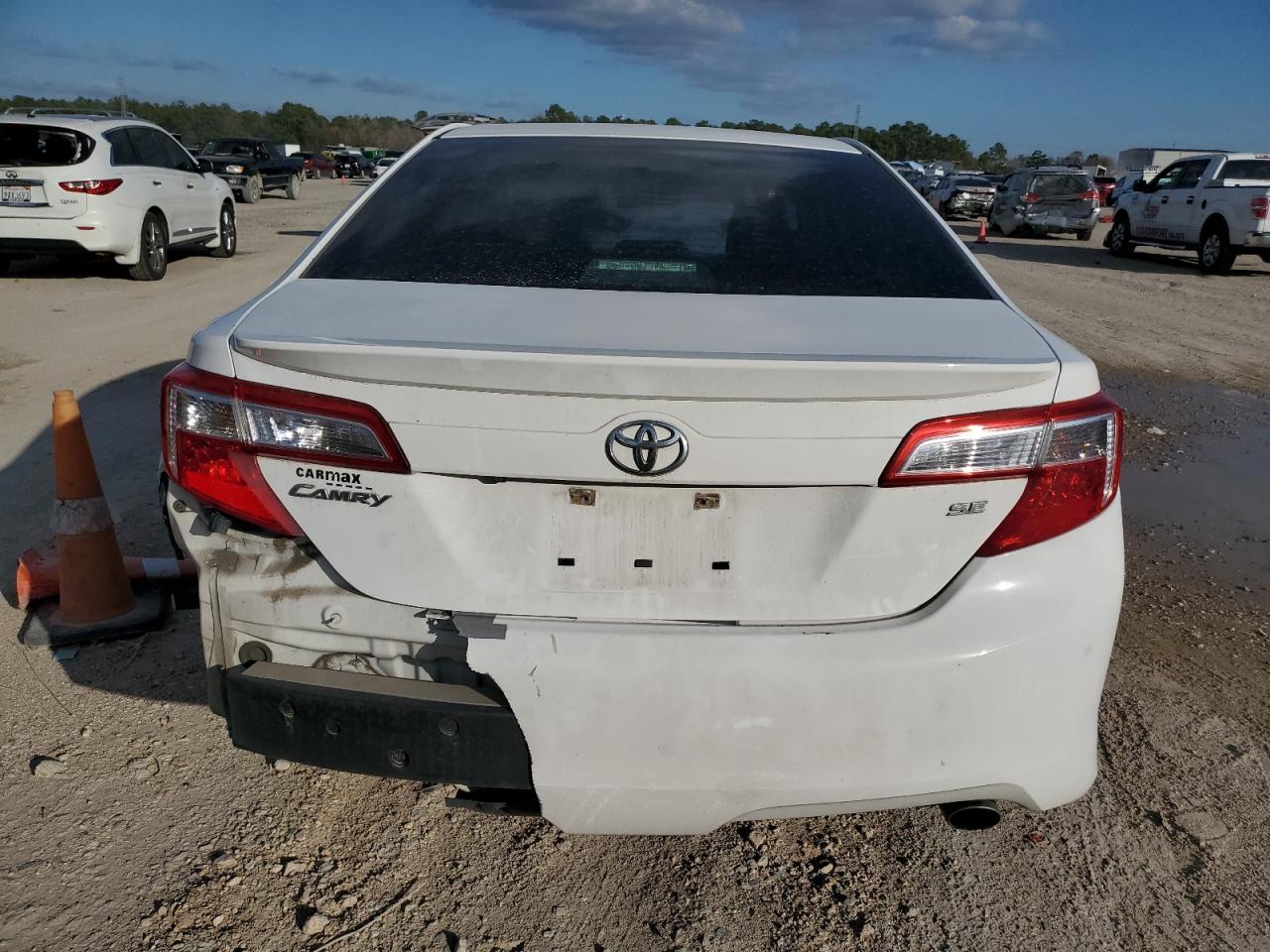 2014 TOYOTA CAMRY L - Фото 6