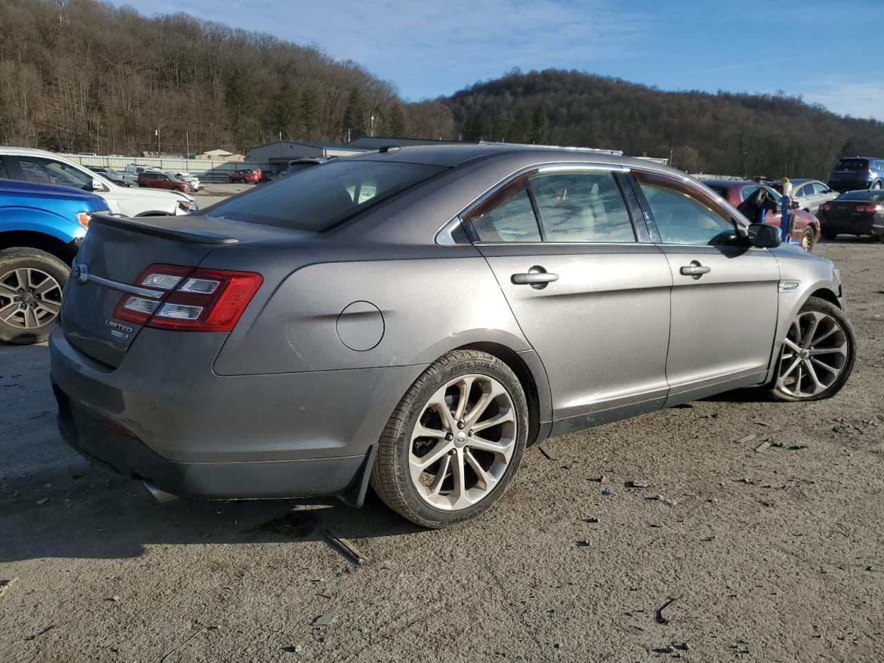 2013 FORD TAURUS LIM - Image 3