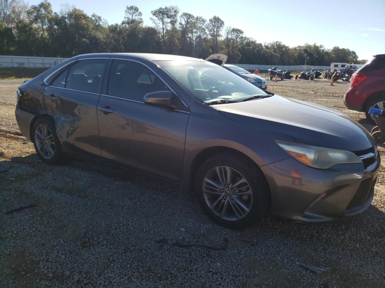 2015 TOYOTA CAMRY LE - Image 4