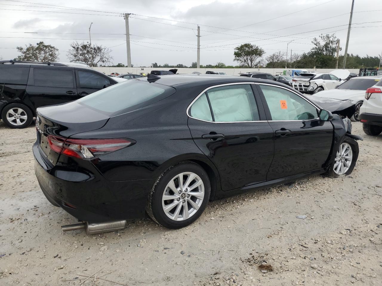 2024 TOYOTA CAMRY LE - Фото 3
