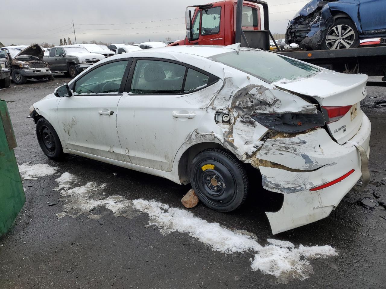 2017 HYUNDAI ELANTRA SE - Фото 2