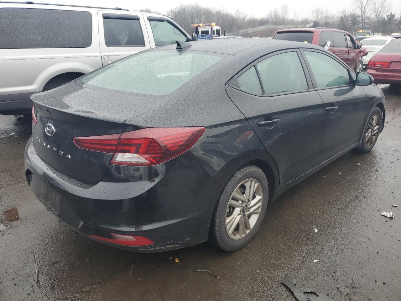 2019 HYUNDAI ELANTRA SE - Фото 3