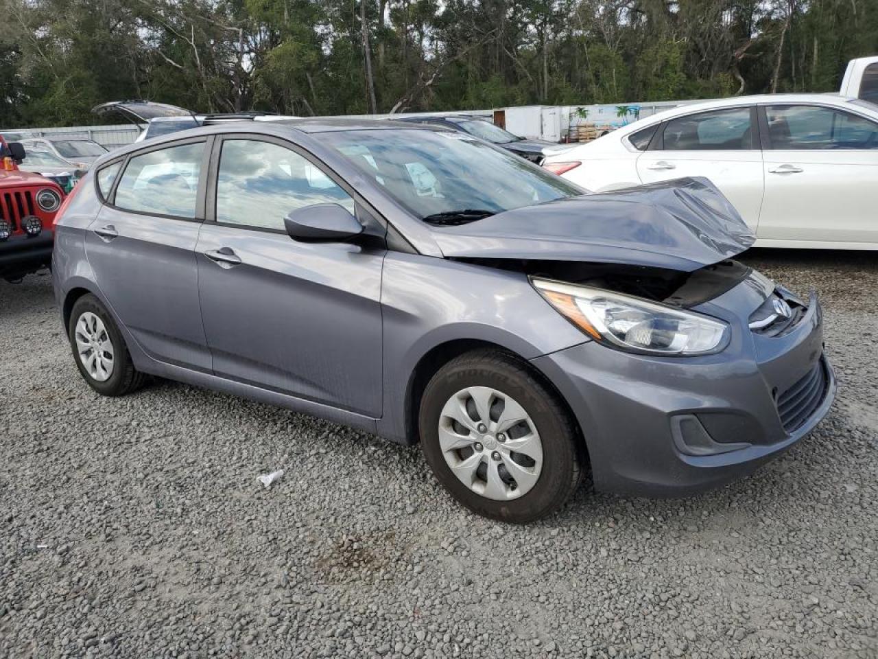 2017 HYUNDAI ACCENT SE - Image 4