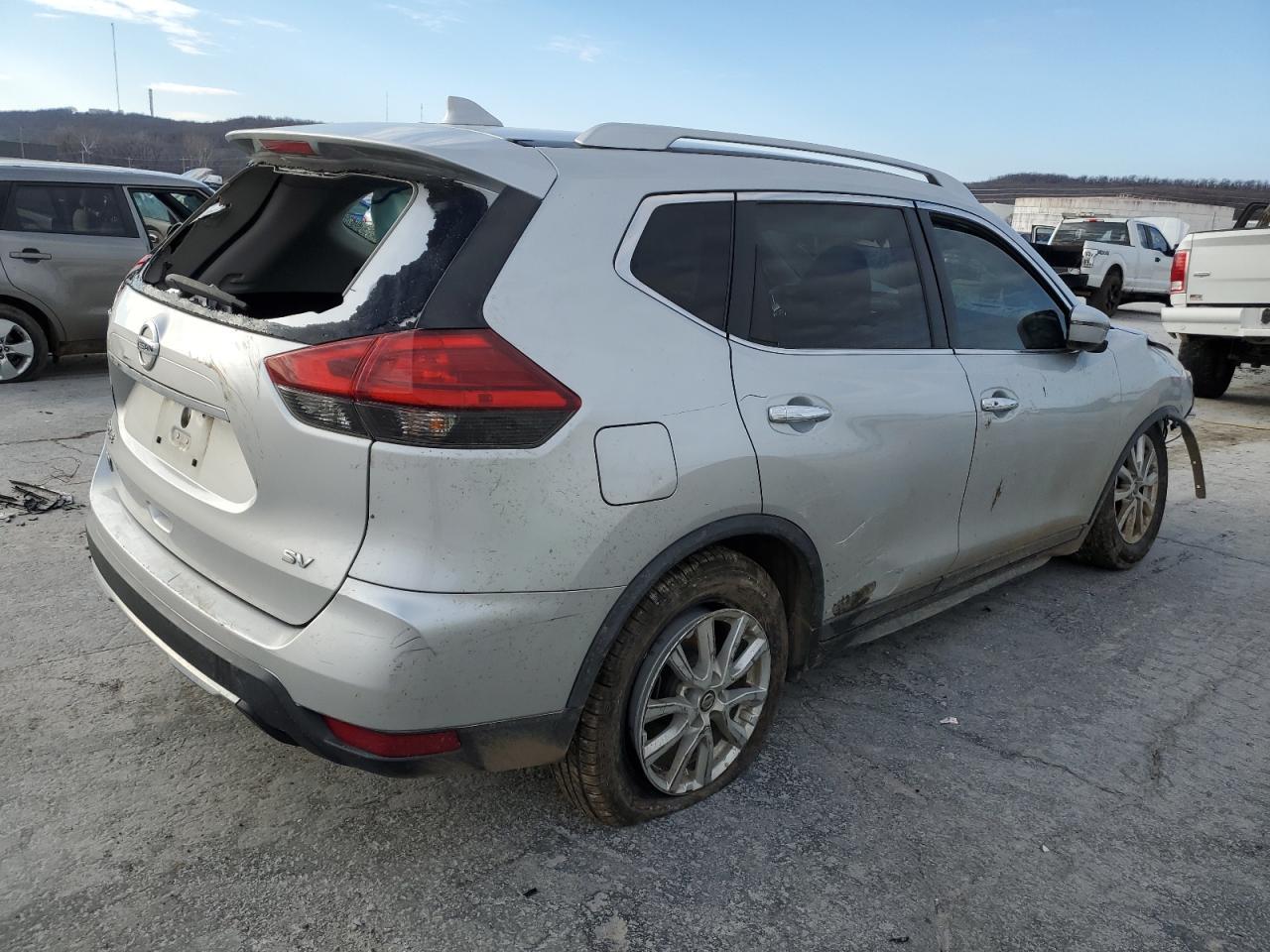 2017 NISSAN ROGUE S - Фото 3