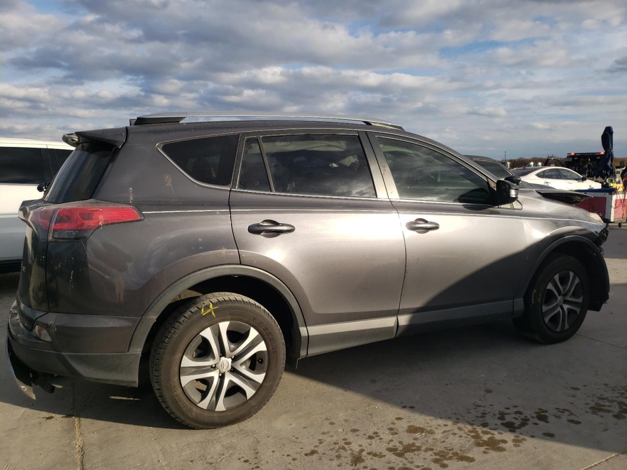 2018 TOYOTA RAV4 LE - Image 3