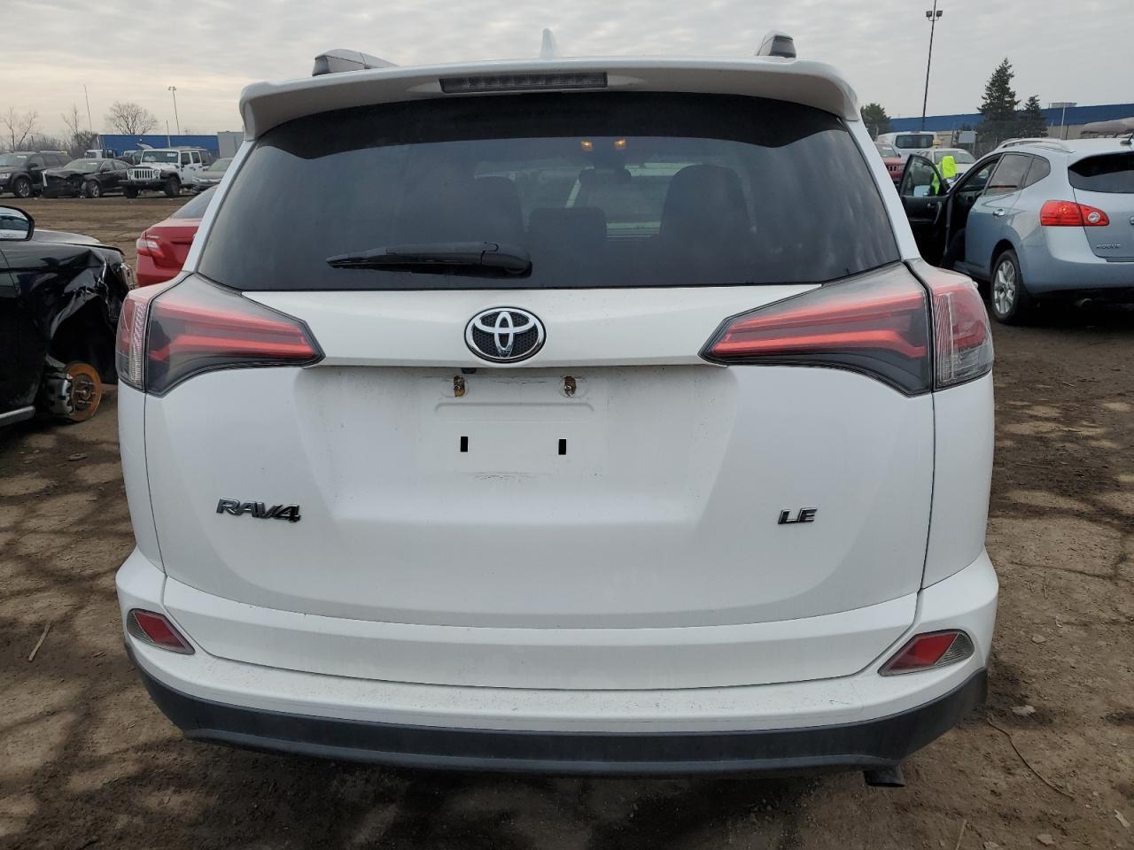 2017 TOYOTA RAV4 LE - Image 6