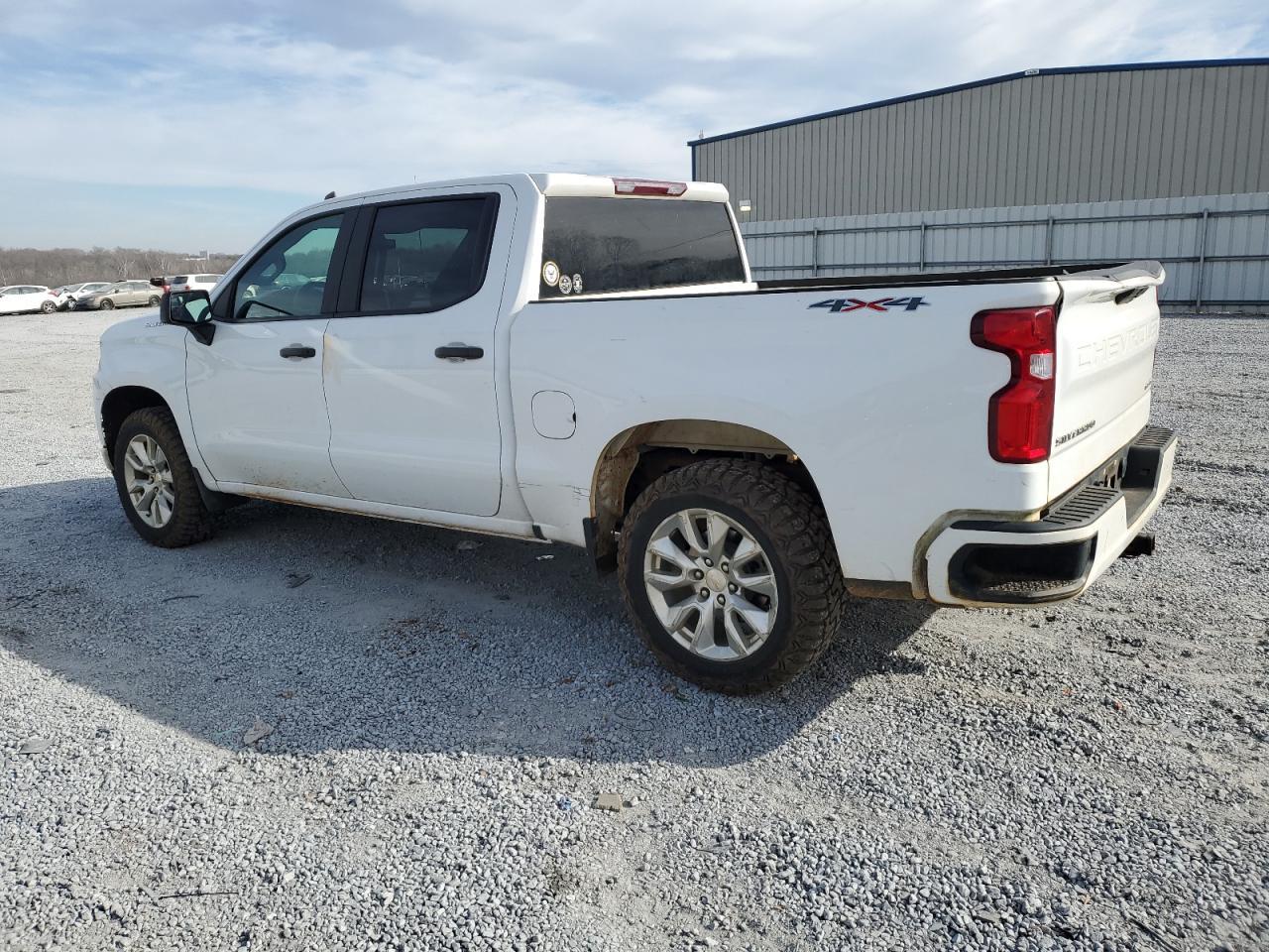 2021 CHEVROLET SILVERADO - Фото 2