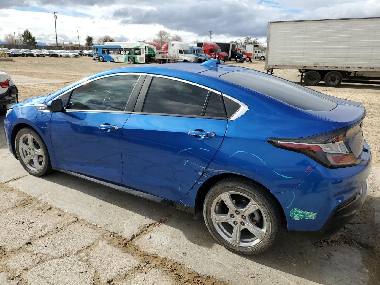 2017 CHEVROLET VOLT LT - Image 2