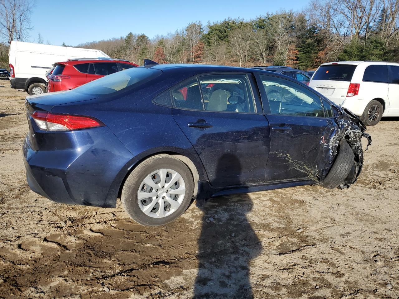 2020 TOYOTA COROLLA LE - Фото 3