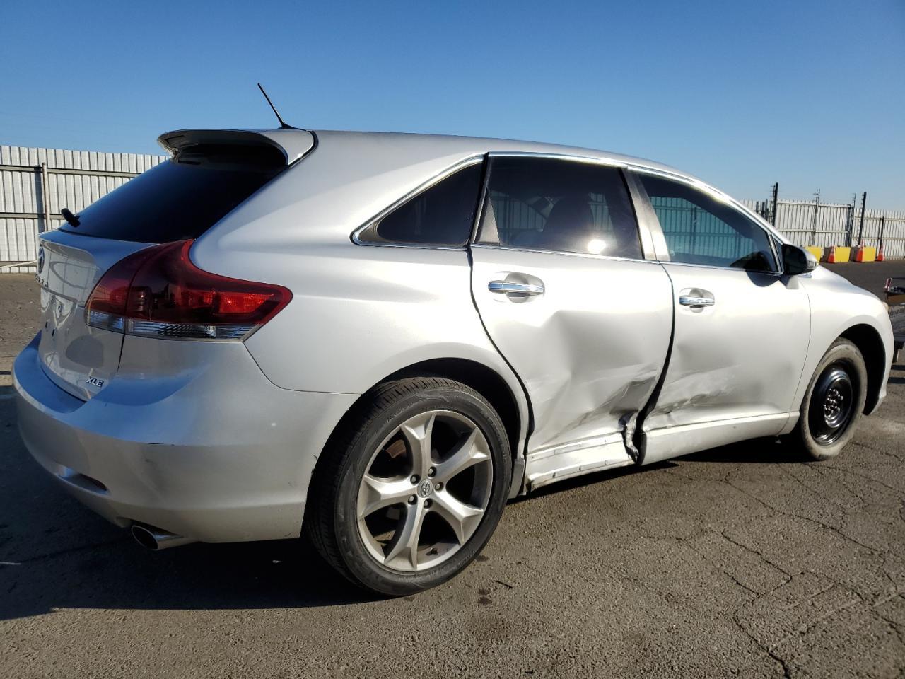 2013 TOYOTA VENZA LE - Фото 3