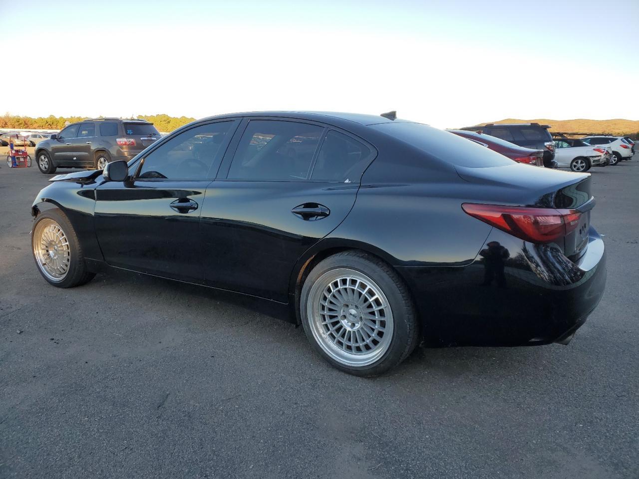 2018 INFINITI Q50 LUXE - Image 2
