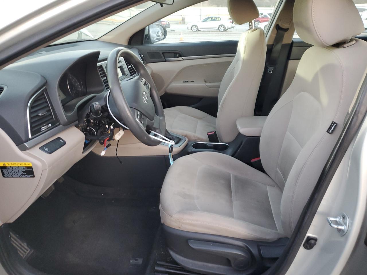 2017 HYUNDAI ELANTRA SE - Фото 7
