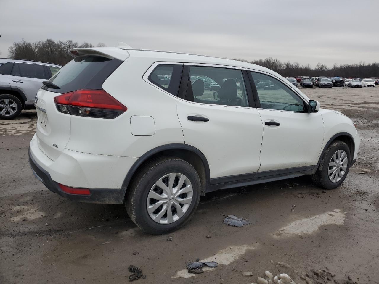 2018 NISSAN ROGUE S - Фото 3