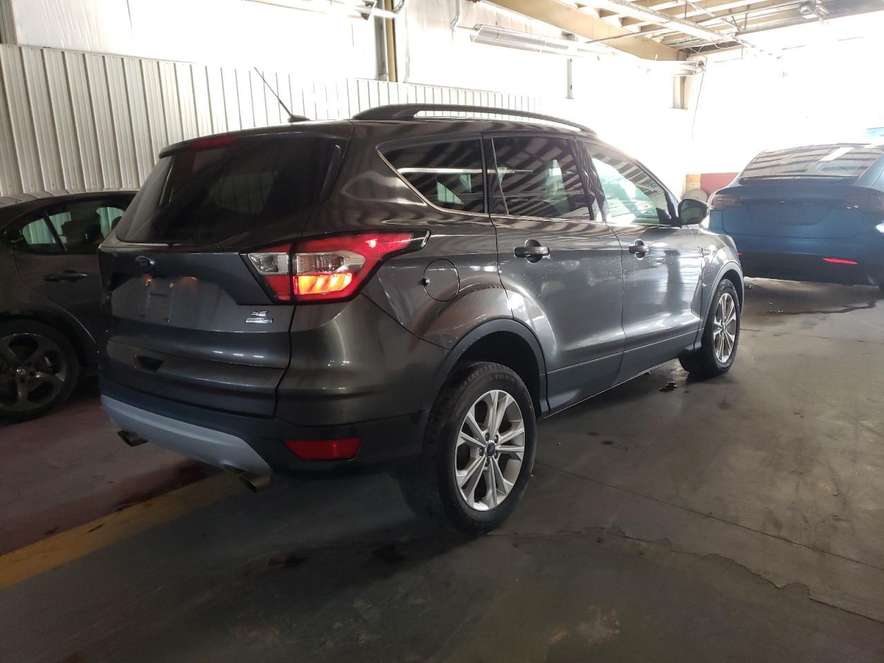 2017 FORD ESCAPE SE - Фото 3