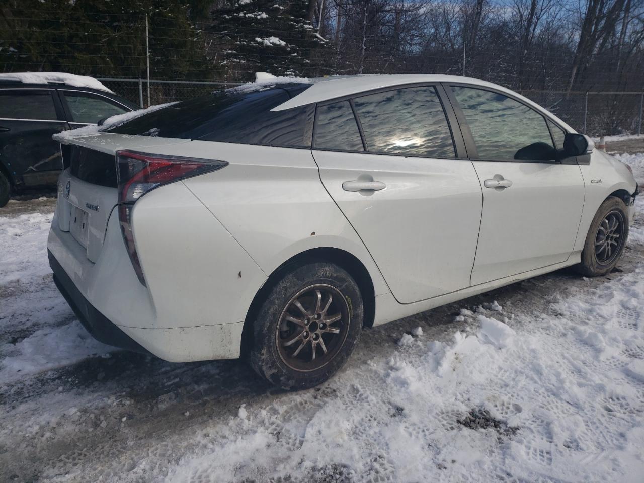 2016 TOYOTA PRIUS - Фото 3
