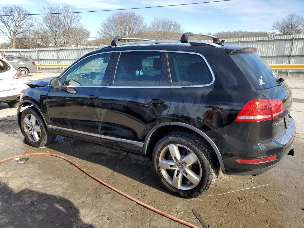 2011 VOLKSWAGEN TOUAREG V6 - Image 2