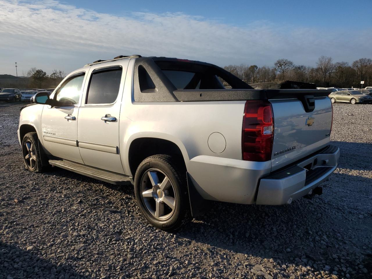 2012 CHEVROLET AVALANCHE - Фото 2