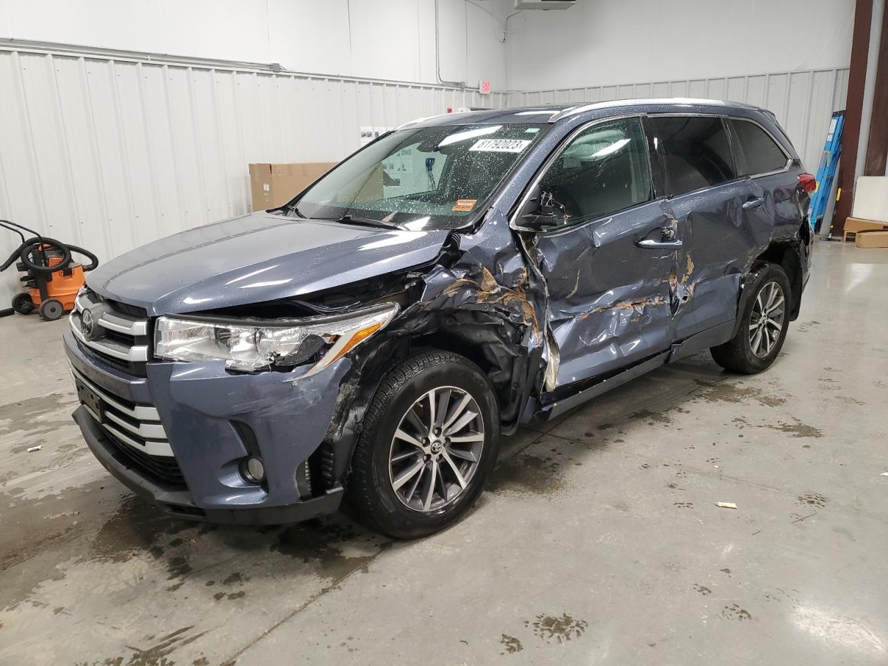 2018 TOYOTA HIGHLANDER car image