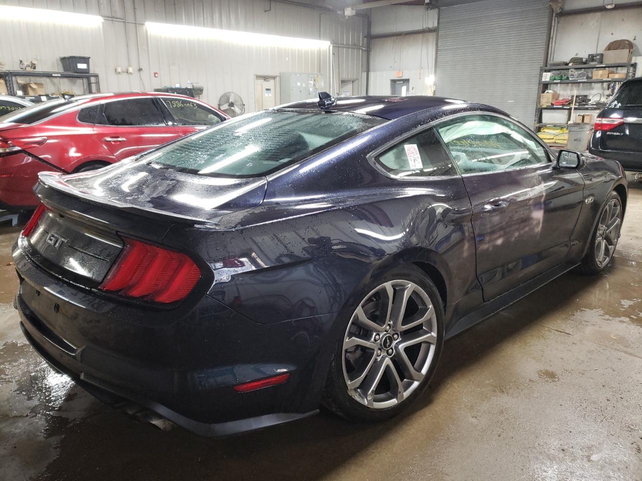 2021 FORD MUSTANG GT - Фото 3