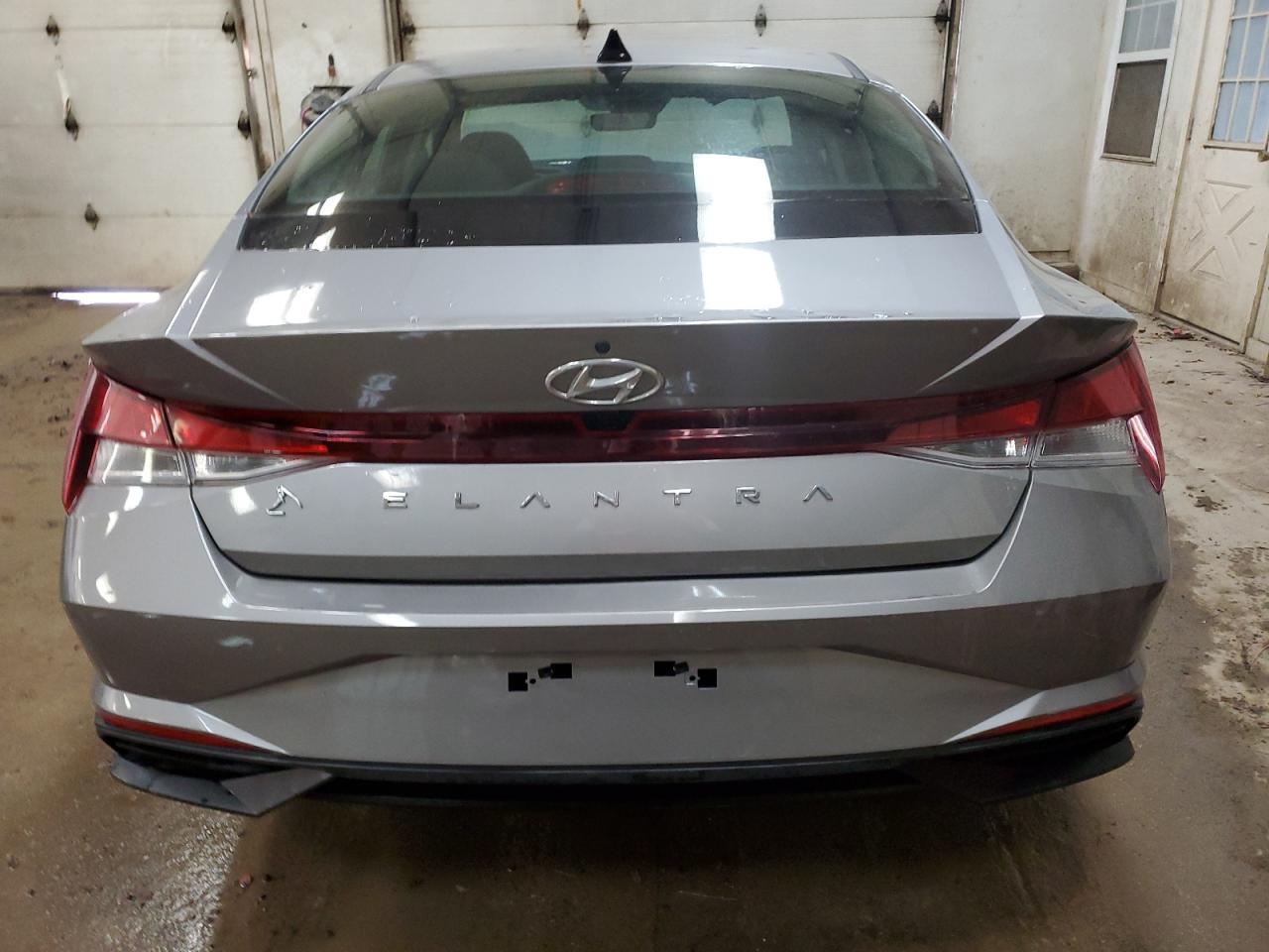 2023 HYUNDAI ELANTRA SE - Фото 6