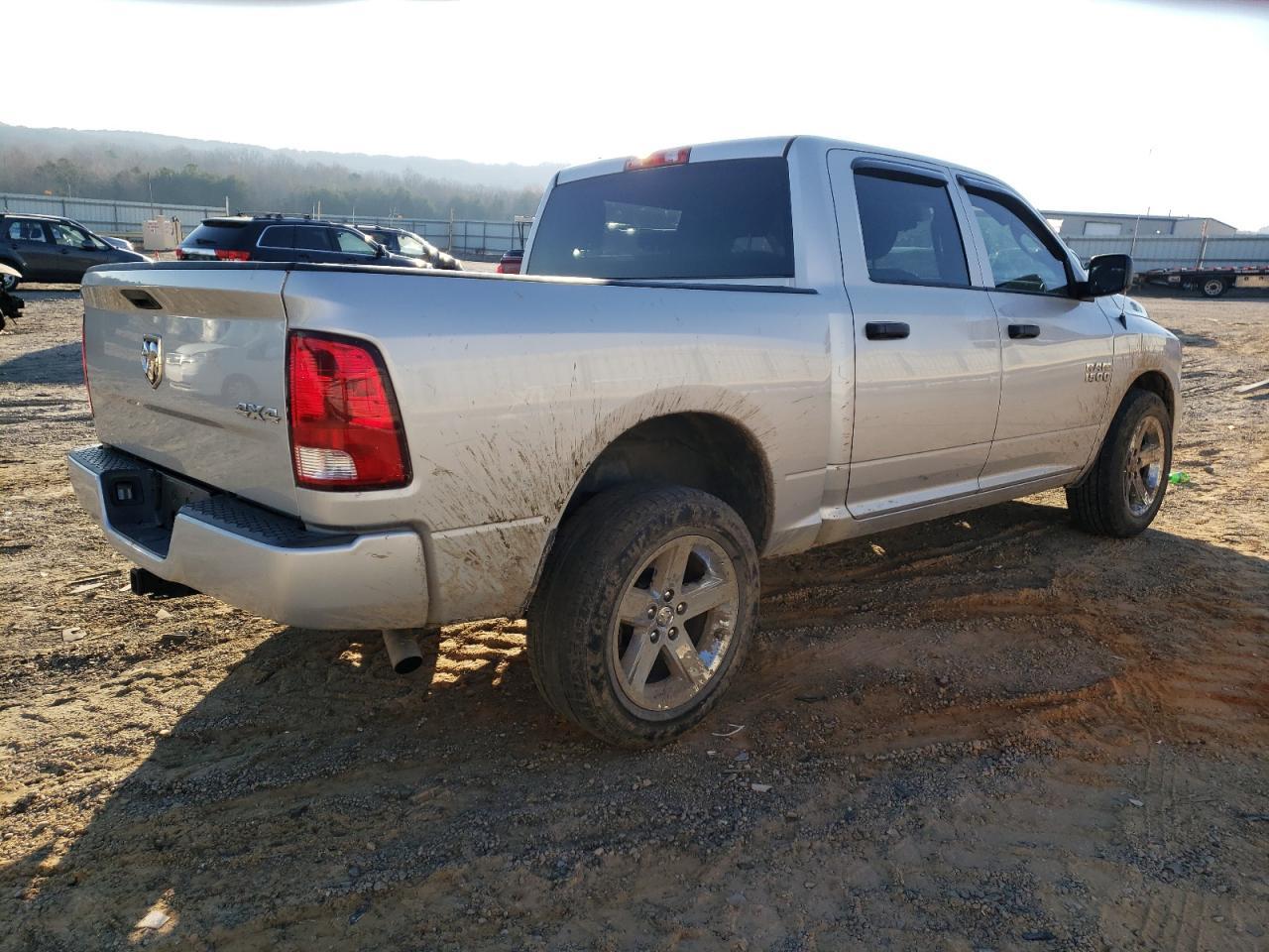 2017 RAM 1500 ST - Фото 3