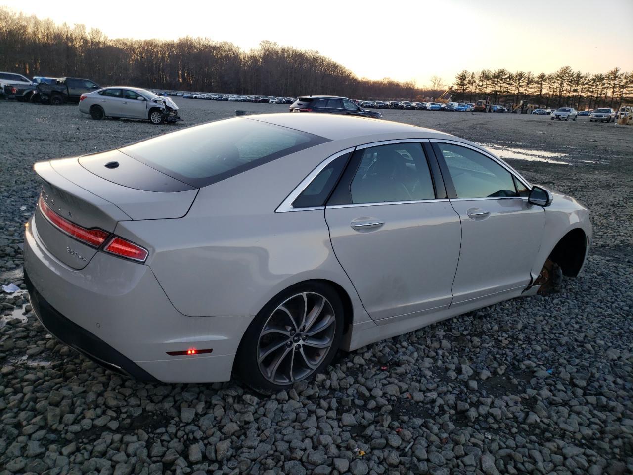 2019 LINCOLN MKZ RESERV - Image 3