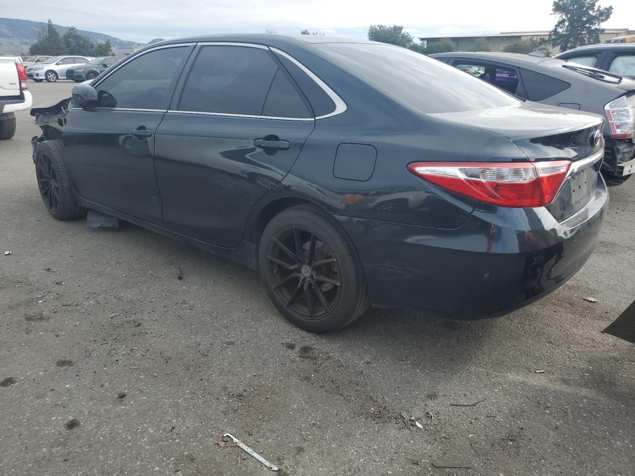 2015 TOYOTA CAMRY LE - Фото 2