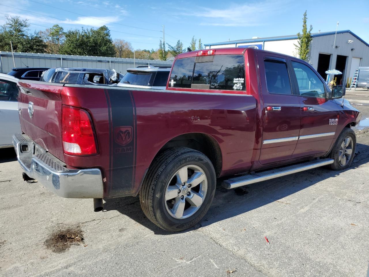 2017 RAM 1500 SLT - Image 3