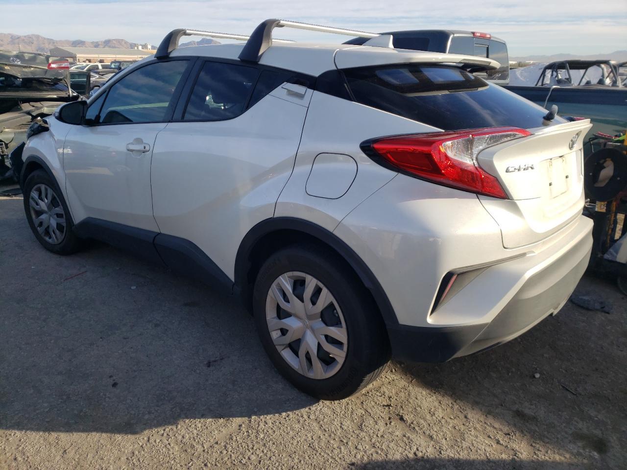 2021 TOYOTA C-HR XLE - Фото 2
