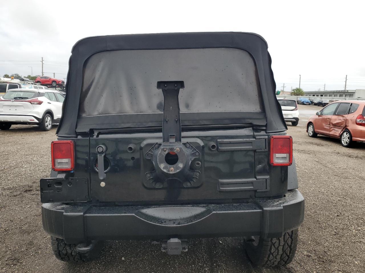 2012 JEEP WRANGLER U - Image 6
