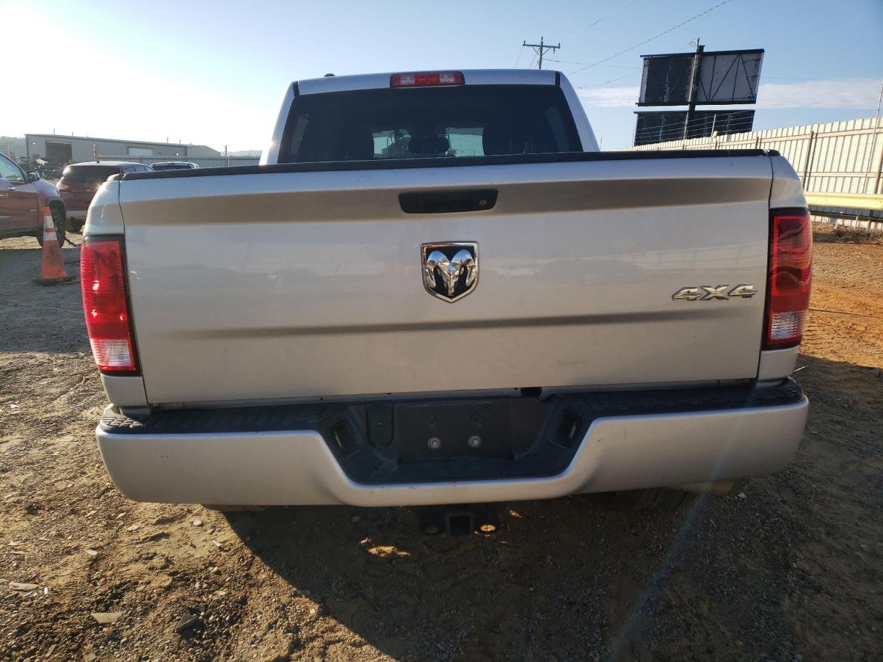 2017 RAM 1500 ST - Фото 6