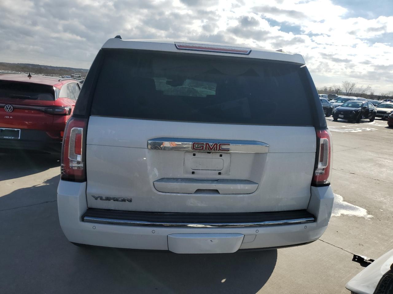 2016 GMC YUKON DENA - Фото 6