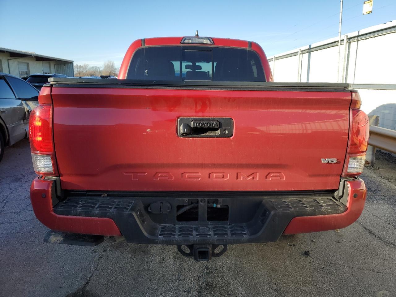 2017 TOYOTA TACOMA DOU - Фото 6