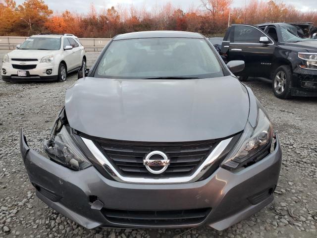 2017 Nissan Altima 2.5 - Image 5