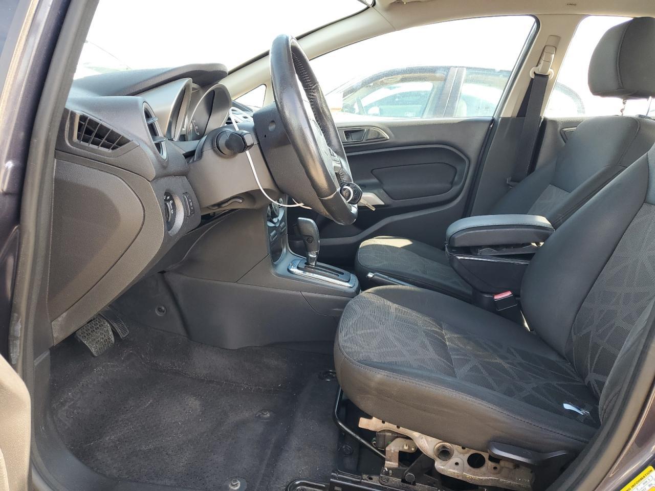 2013 FORD FIESTA SE - Фото 7