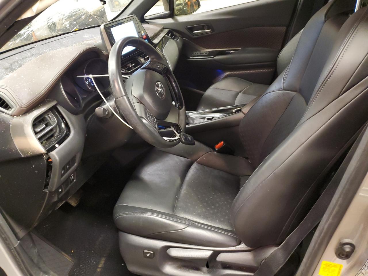 2019 TOYOTA C-HR XLE - Фото 7