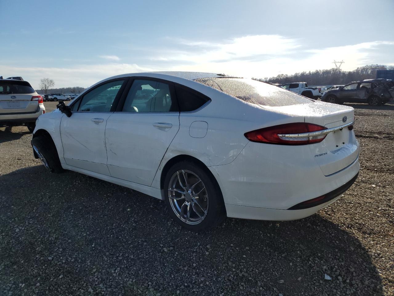 2017 FORD FUSION SE - Фото 2