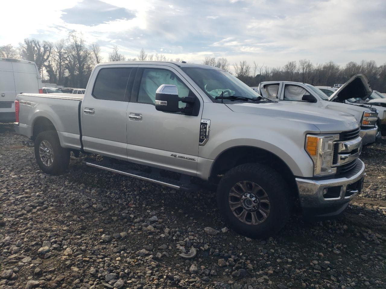 2017 FORD F250 SD - Image 4