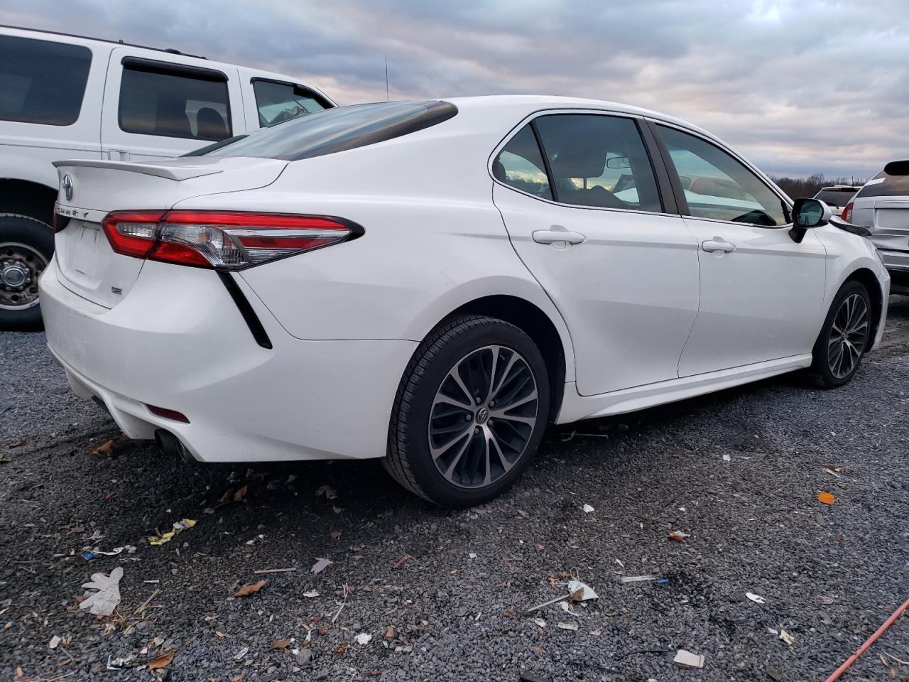 2018 TOYOTA CAMRY L - Image 3