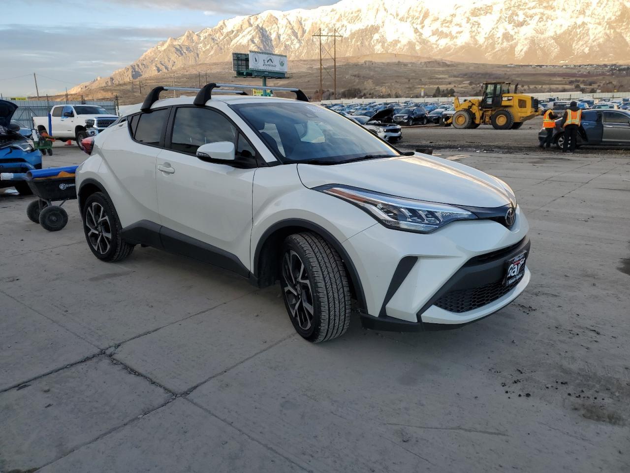 2021 TOYOTA C-HR XLE - Фото 4