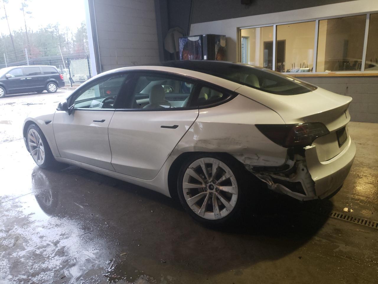 2021 TESLA MODEL 3 - Фото 2