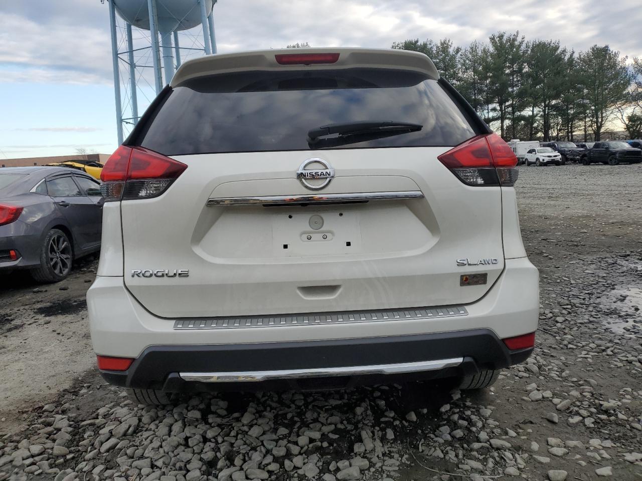 2017 NISSAN ROGUE S - Image 6