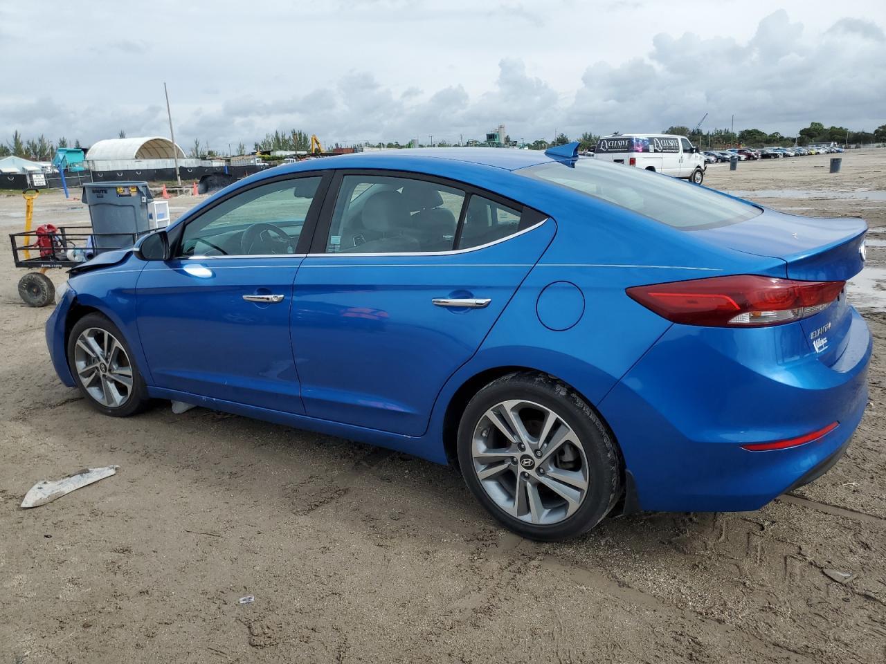 2017 HYUNDAI ELANTRA SE - Image 2