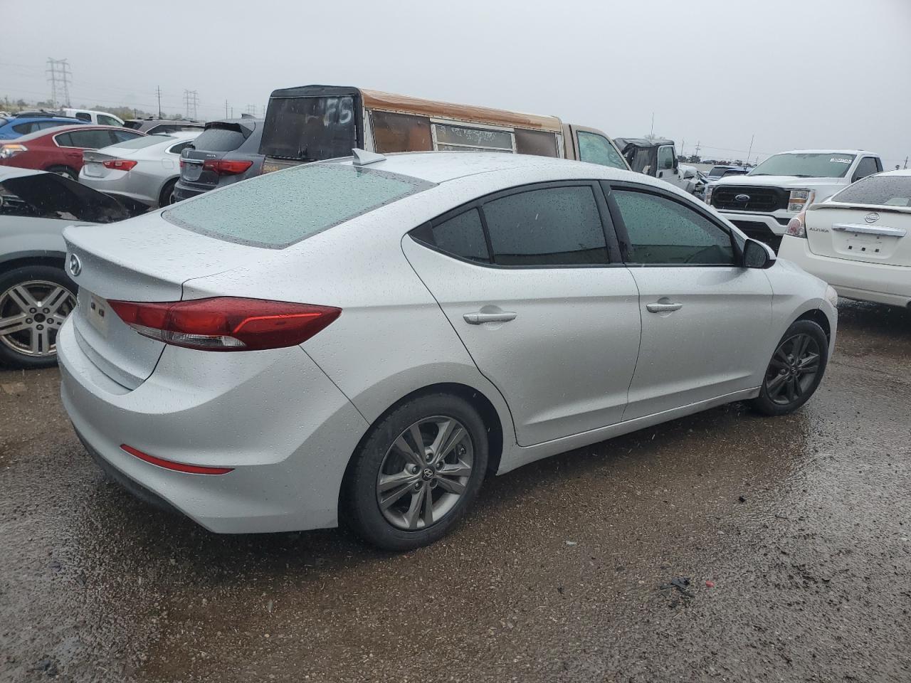 2017 HYUNDAI ELANTRA SE - Image 3