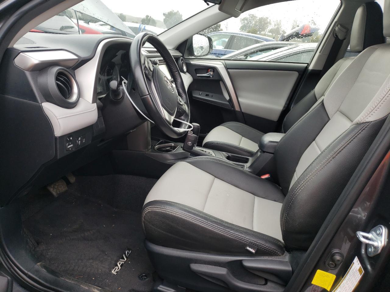 2017 TOYOTA RAV4 XLE - Image 7