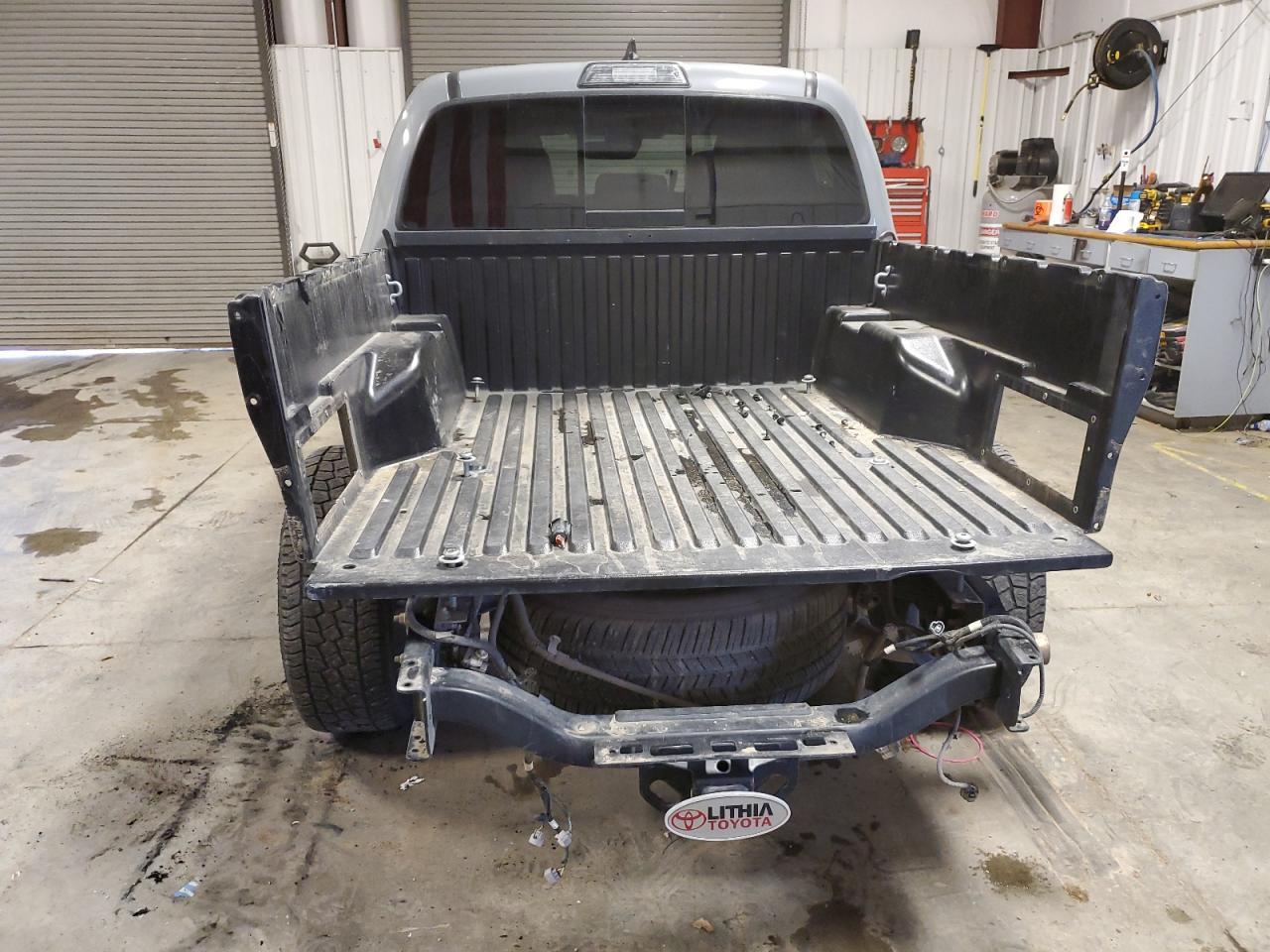2018 TOYOTA TACOMA DOU - Фото 6